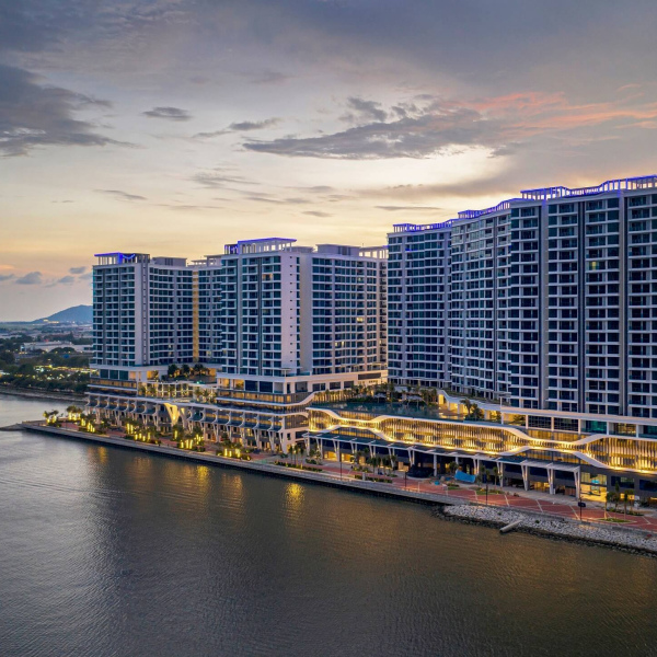 Queens Waterfront @ Bayan Lepas